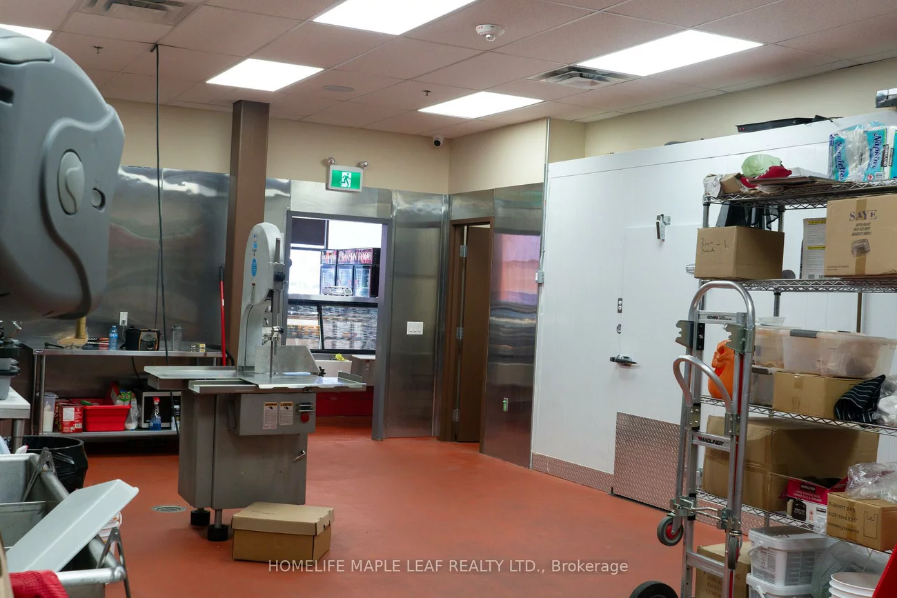 21, Rexdale, Etobicoke West Mall, Toronto