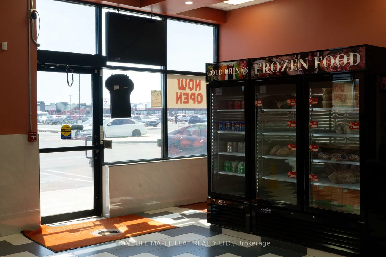 21, Rexdale, Etobicoke West Mall, Toronto