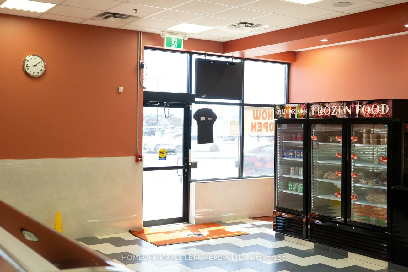 21, Rexdale, Etobicoke West Mall, Toronto