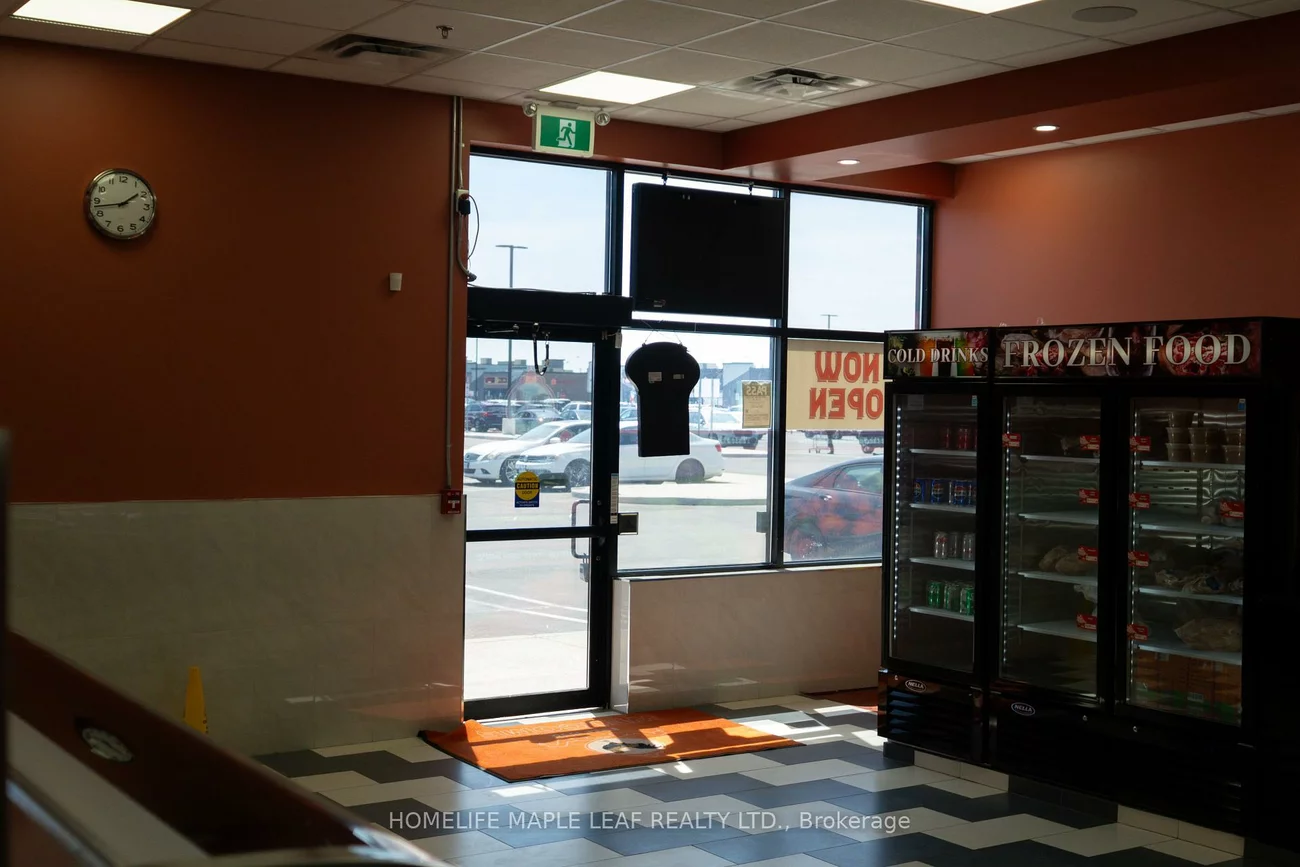 21, Rexdale, Etobicoke West Mall, Toronto