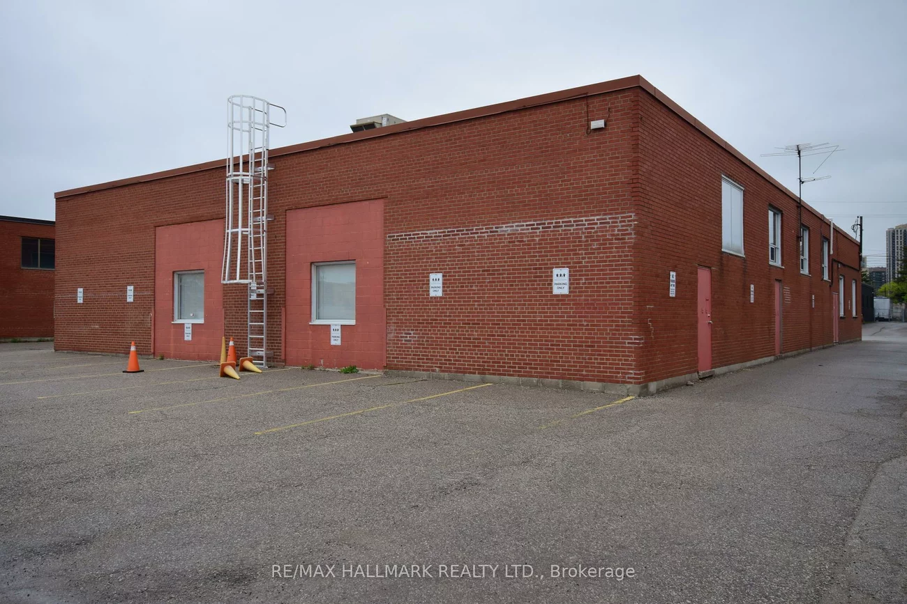 41, Chauncey, Islington-City Centre West, Toronto