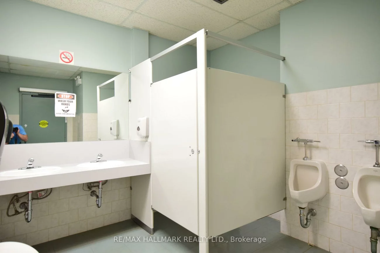 41, Chauncey, Islington-City Centre West, Toronto