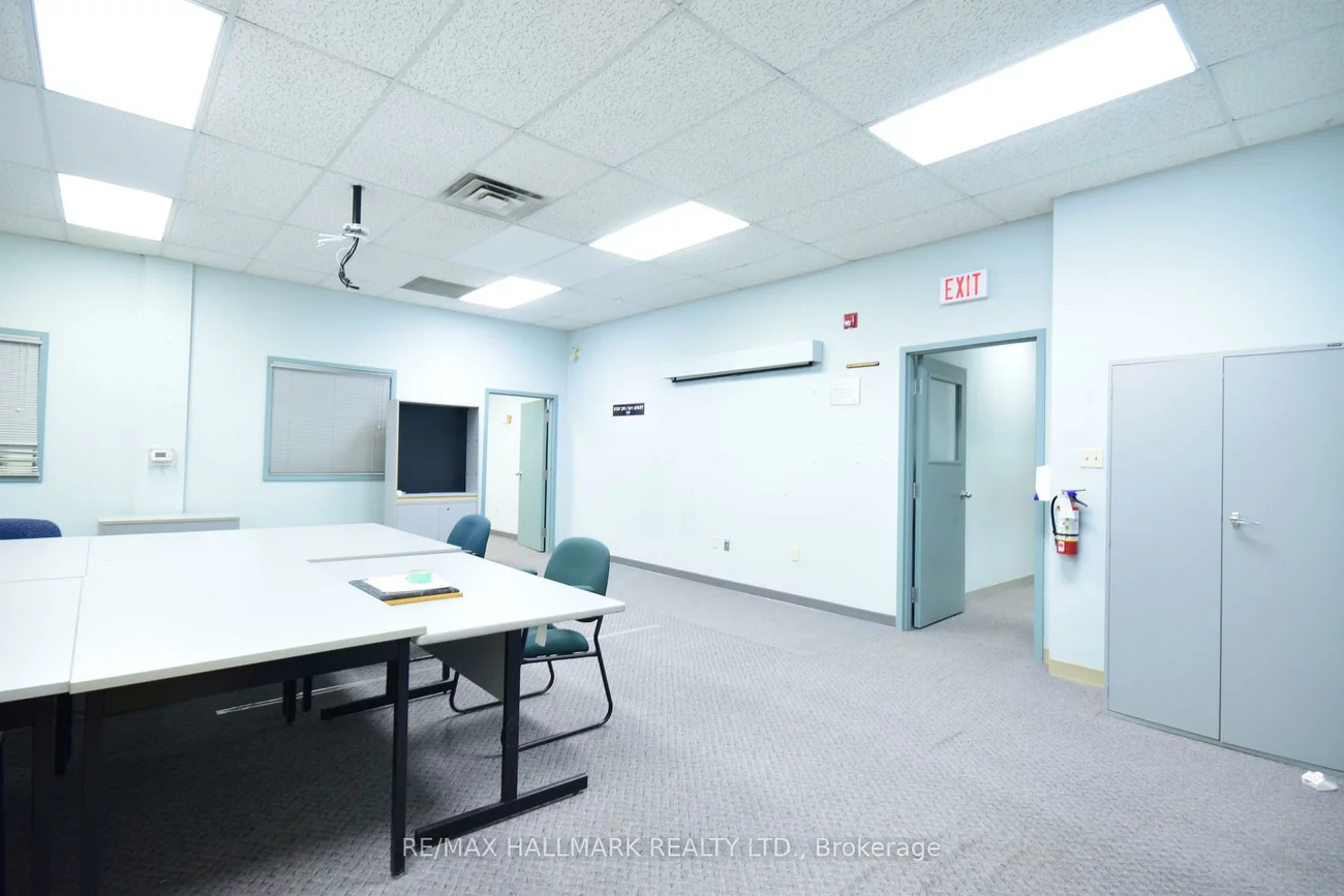 41, Chauncey, Islington-City Centre West, Toronto