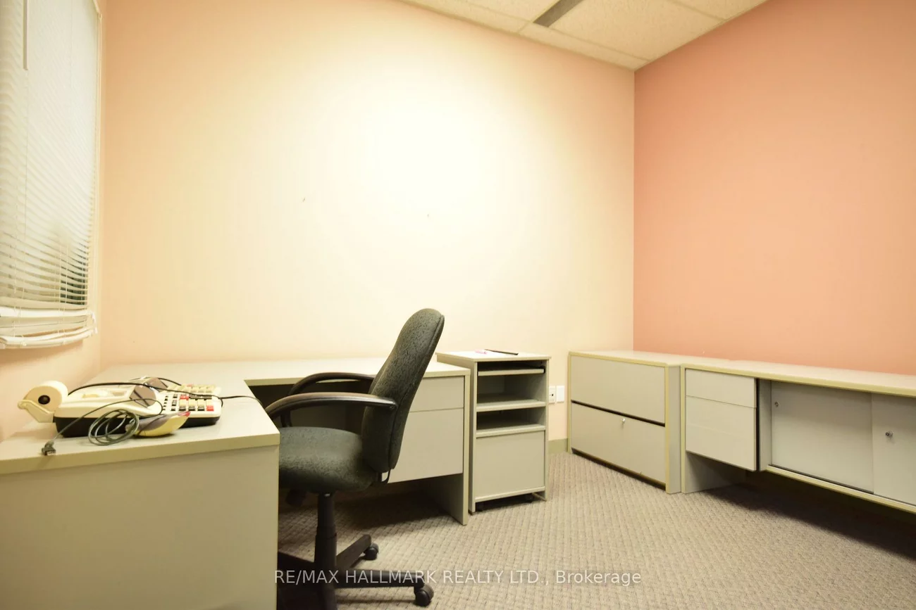 41, Chauncey, Islington-City Centre West, Toronto