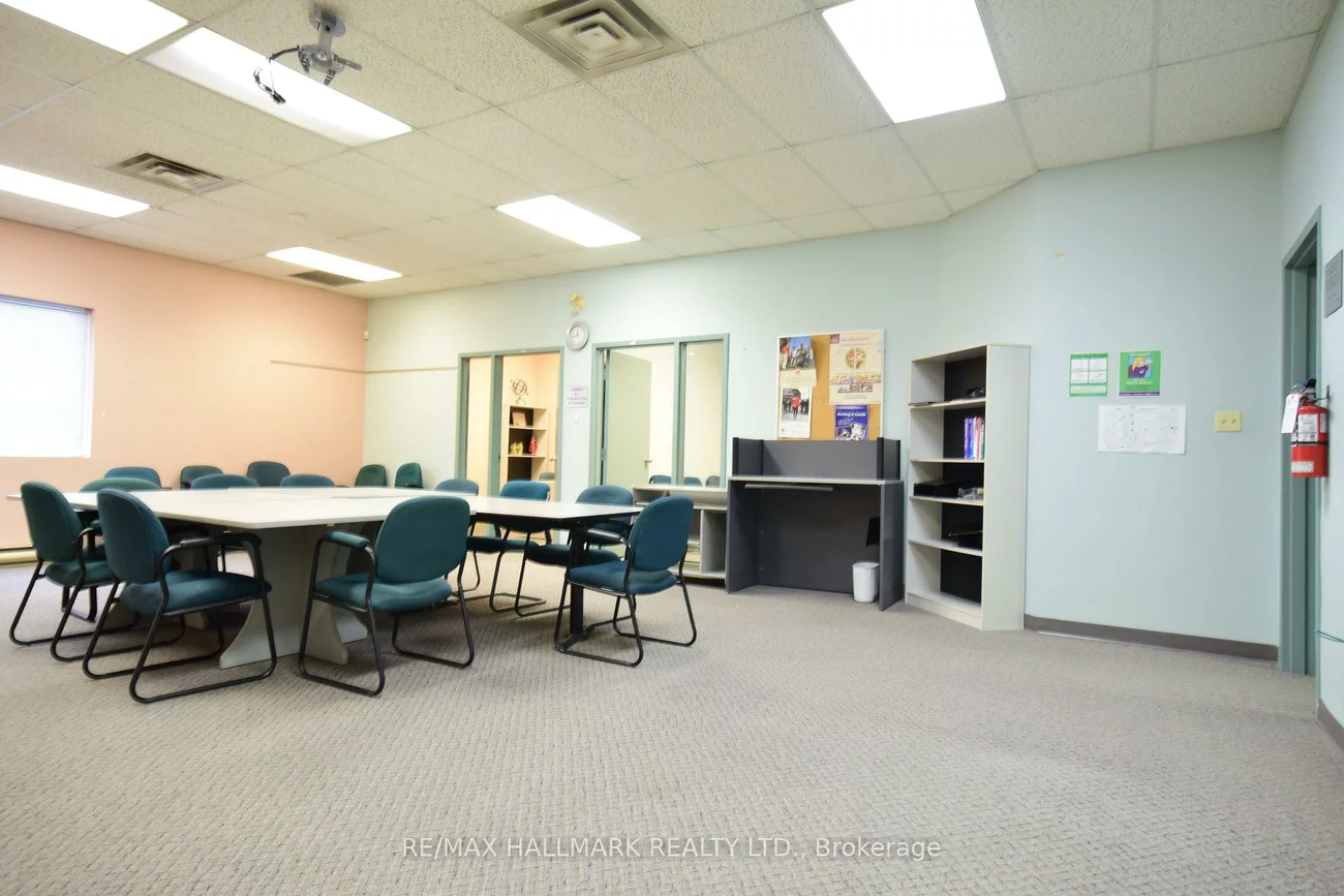 41, Chauncey, Islington-City Centre West, Toronto