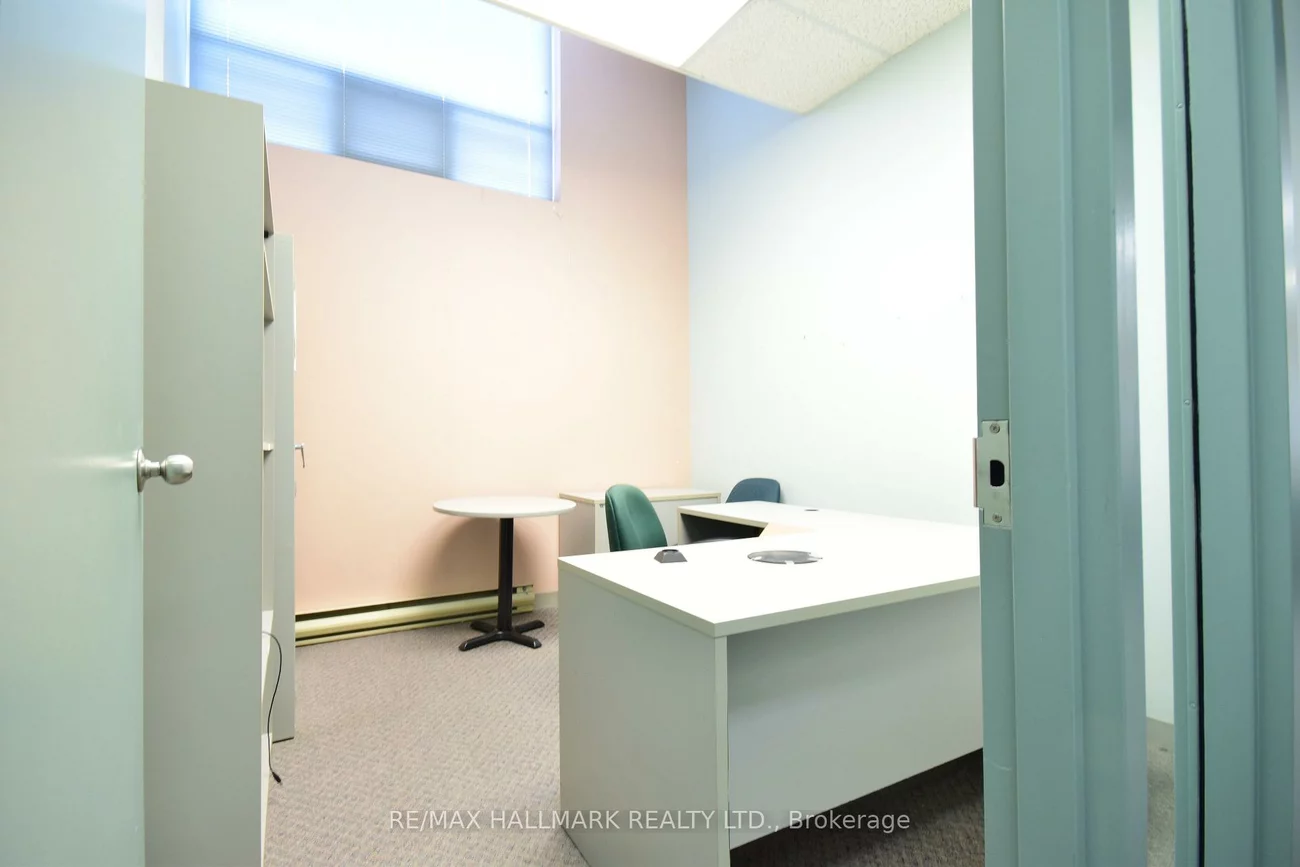 41, Chauncey, Islington-City Centre West, Toronto