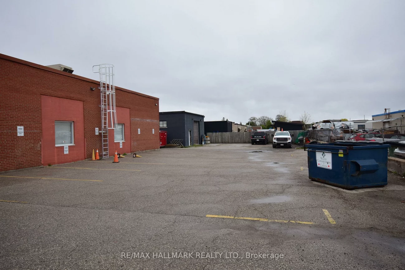 41, Chauncey, Islington-City Centre West, Toronto