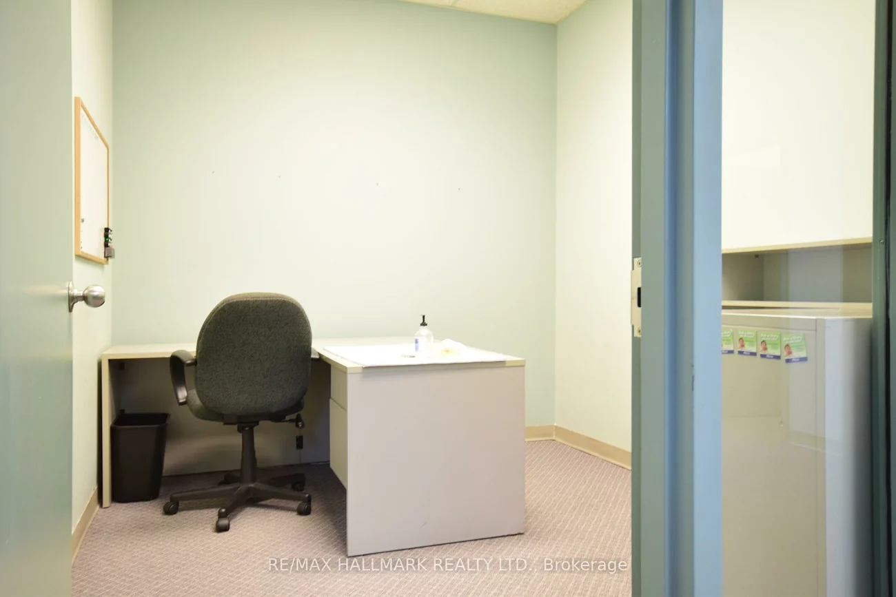41, Chauncey, Islington-City Centre West, Toronto