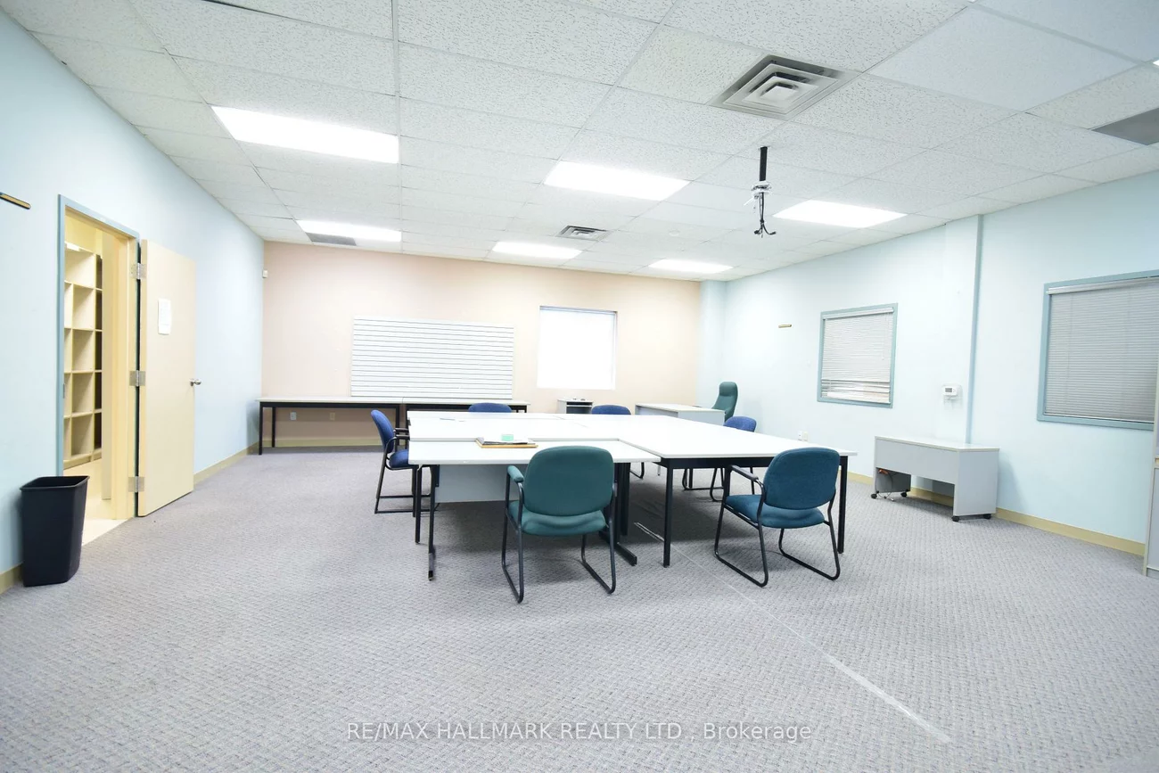 41, Chauncey, Islington-City Centre West, Toronto