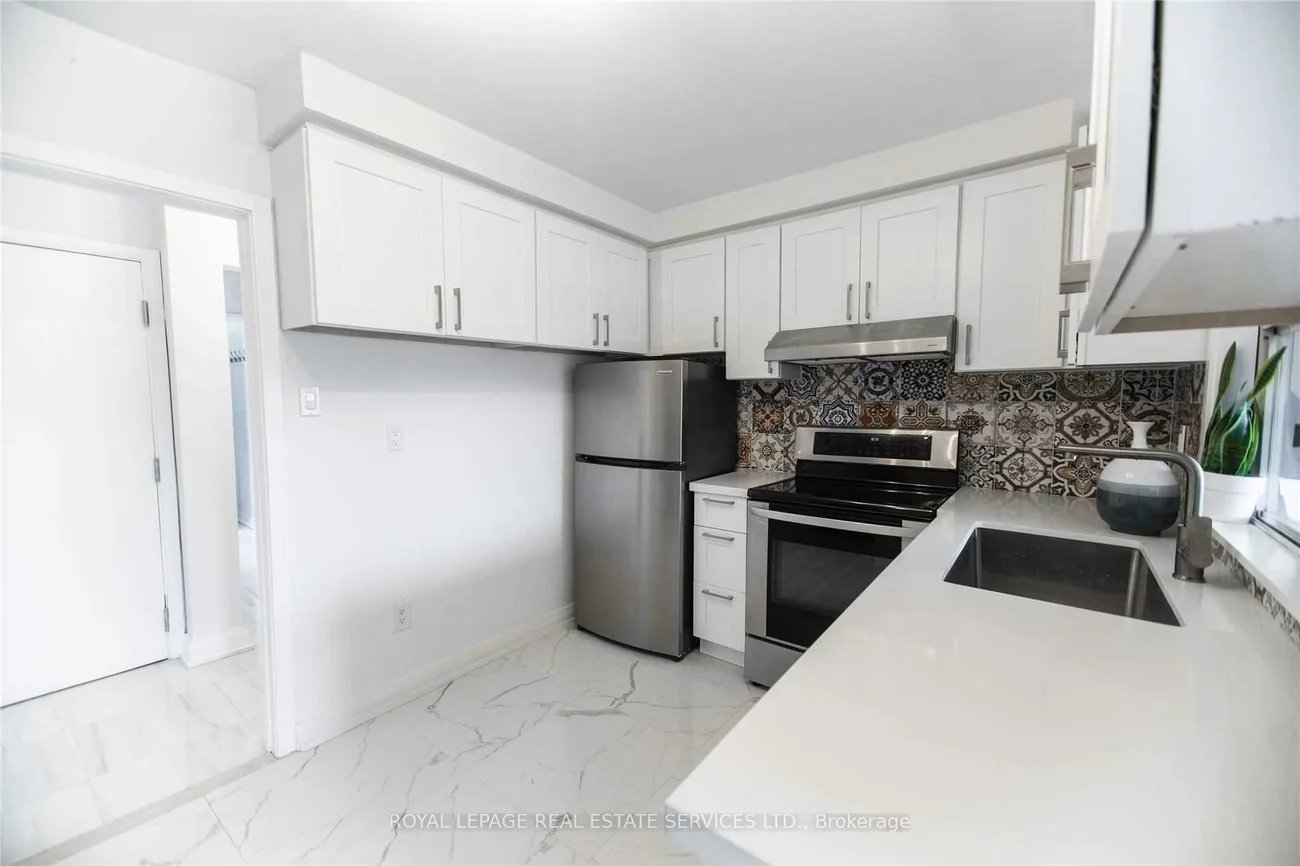 1010, Caledonia, Yorkdale-Glen Park, Toronto