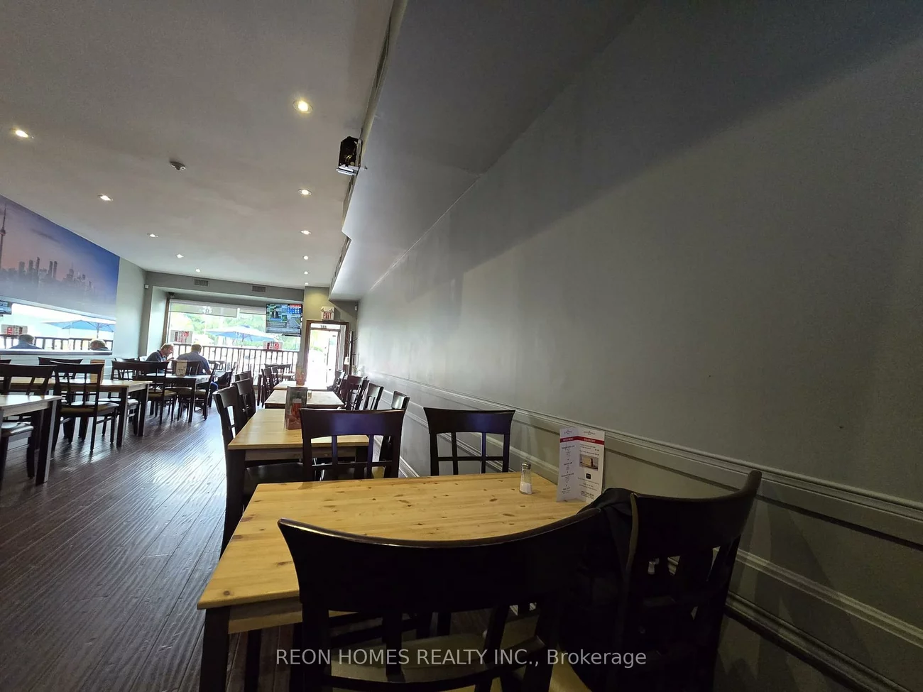 753, The Queensway, Stonegate-Queensway, Toronto