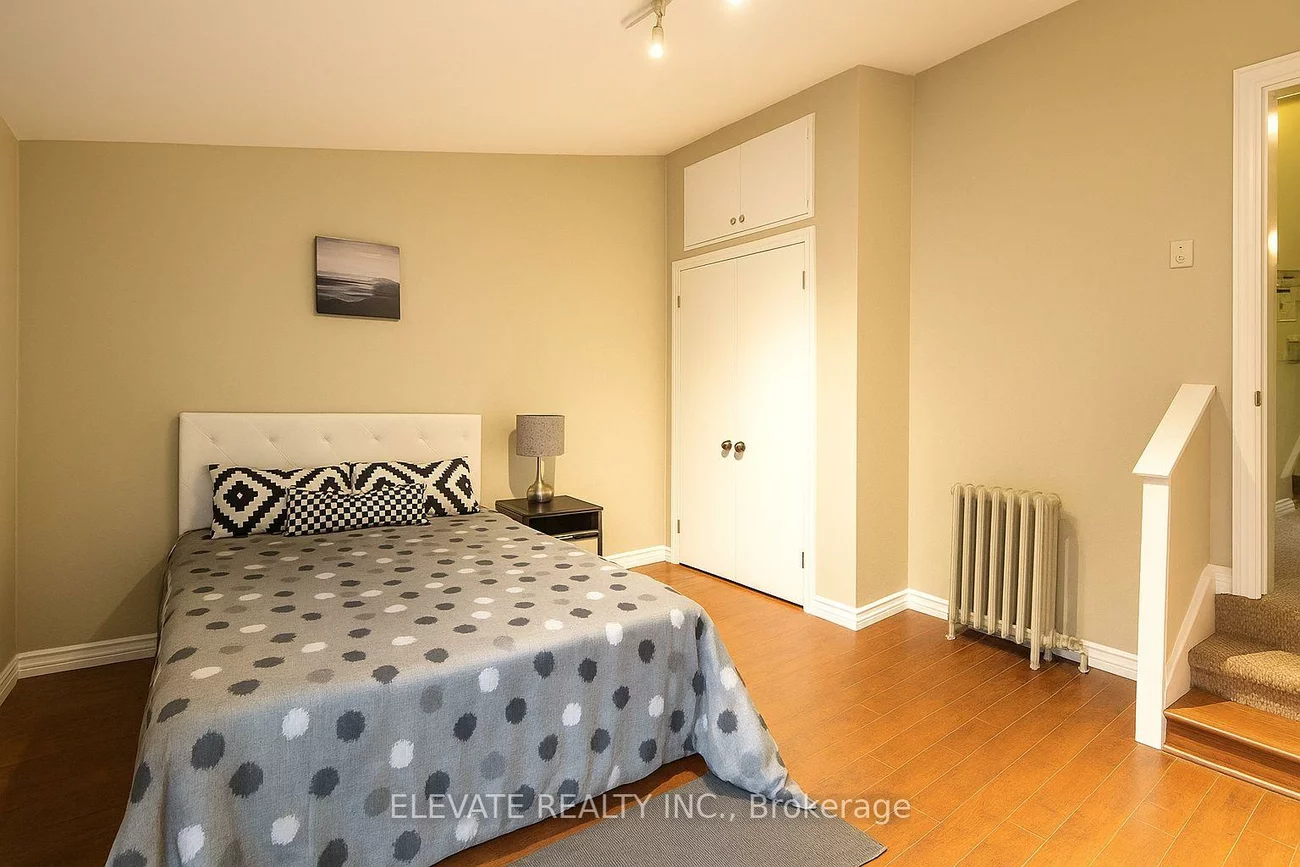 62, Harvard, Roncesvalles, Toronto