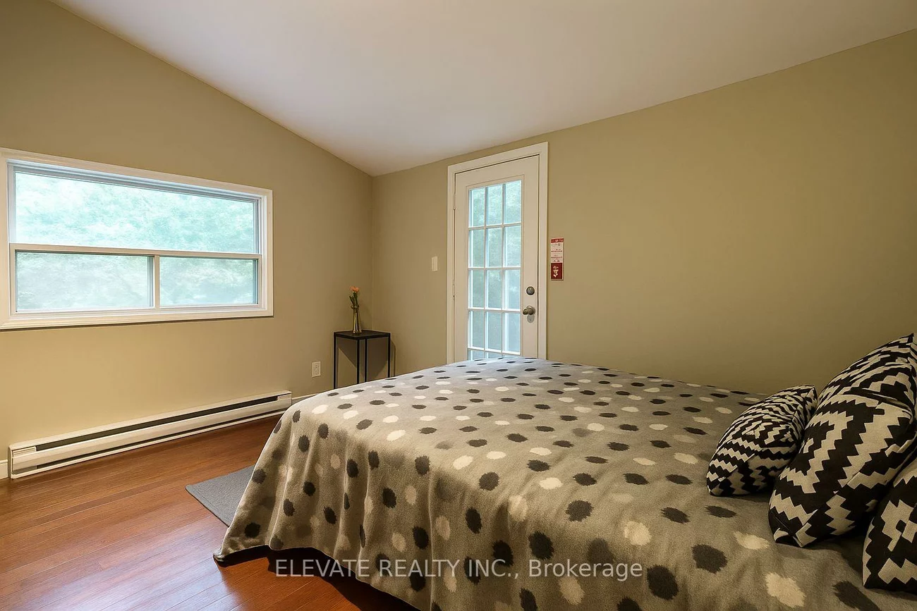 62, Harvard, Roncesvalles, Toronto