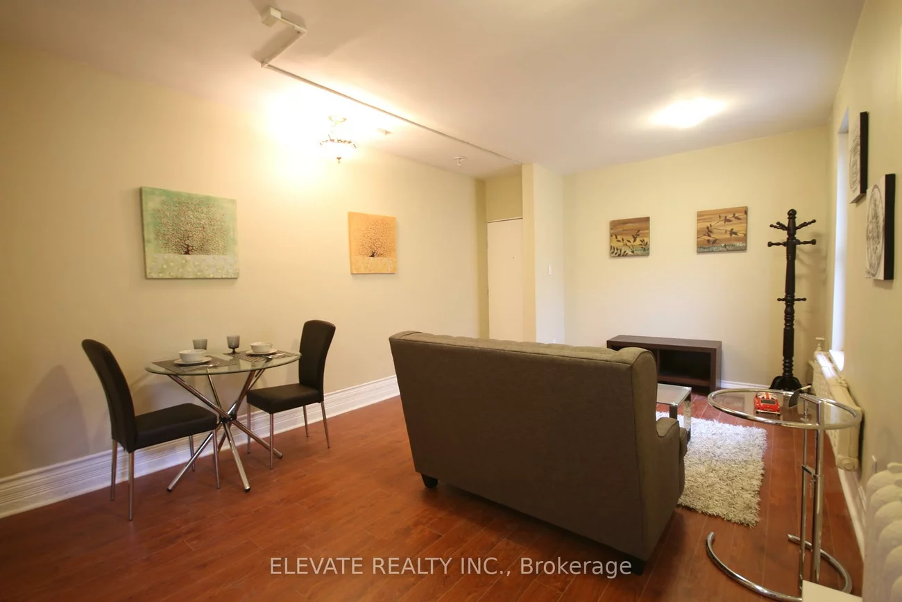 62, Harvard, Roncesvalles, Toronto