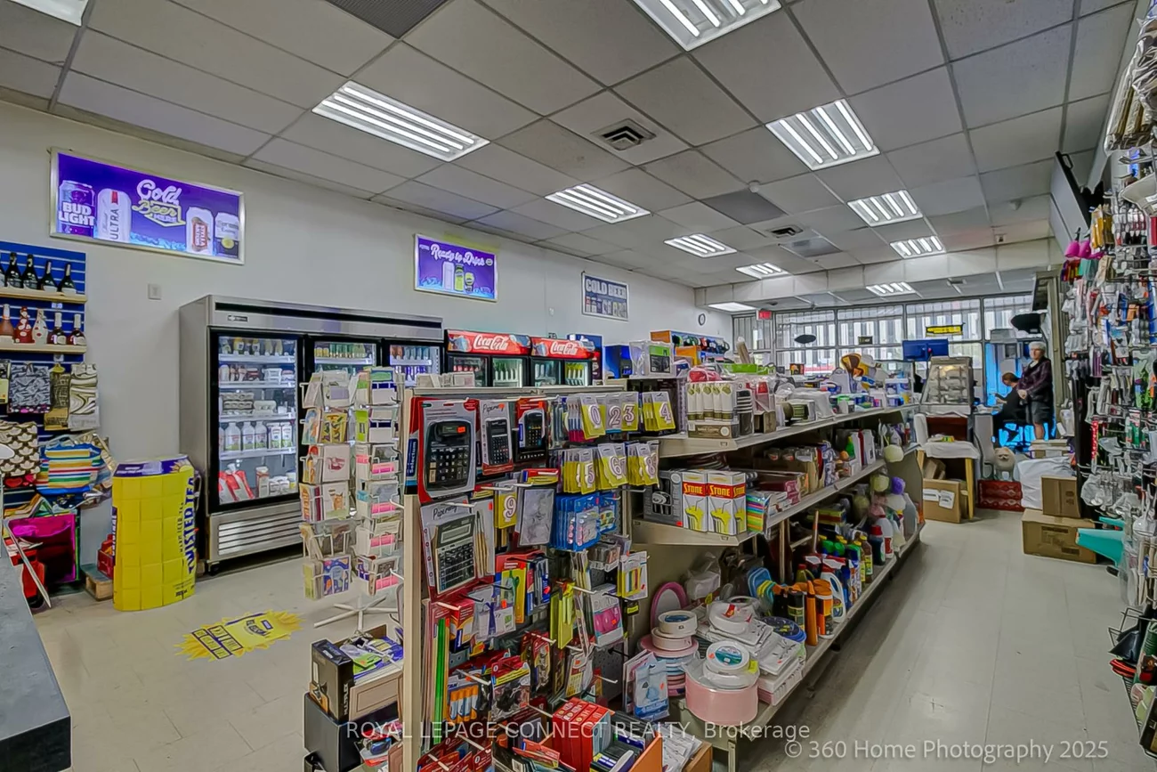 1012, Wilson, Downsview-Roding-CFB, Toronto