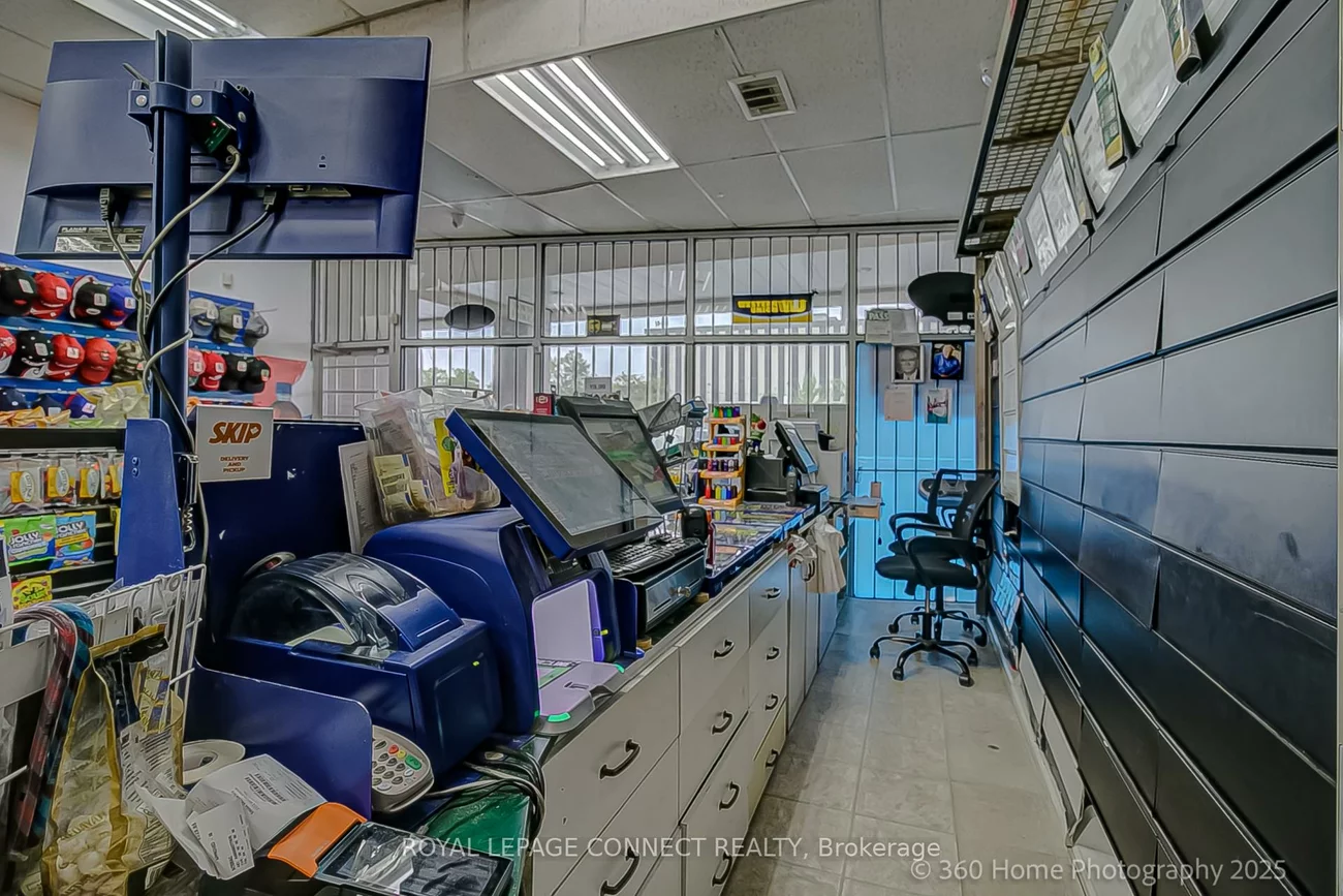 1012, Wilson, Downsview-Roding-CFB, Toronto