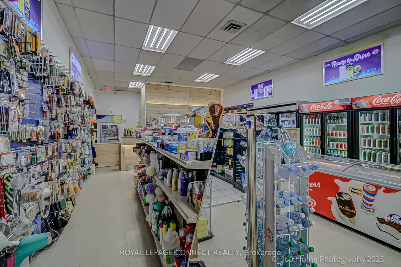 1012, Wilson, Downsview-Roding-CFB, Toronto