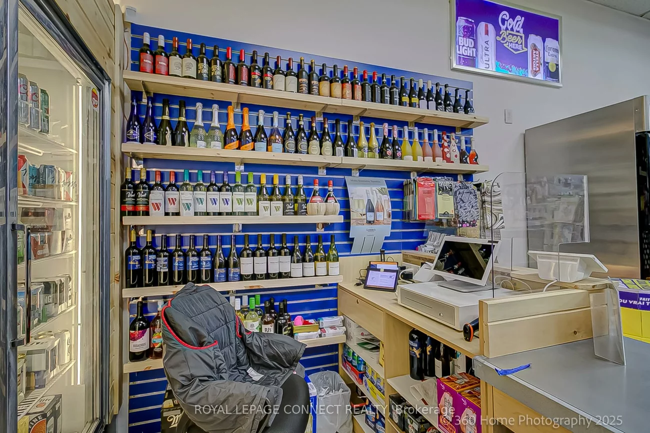 1012, Wilson, Downsview-Roding-CFB, Toronto