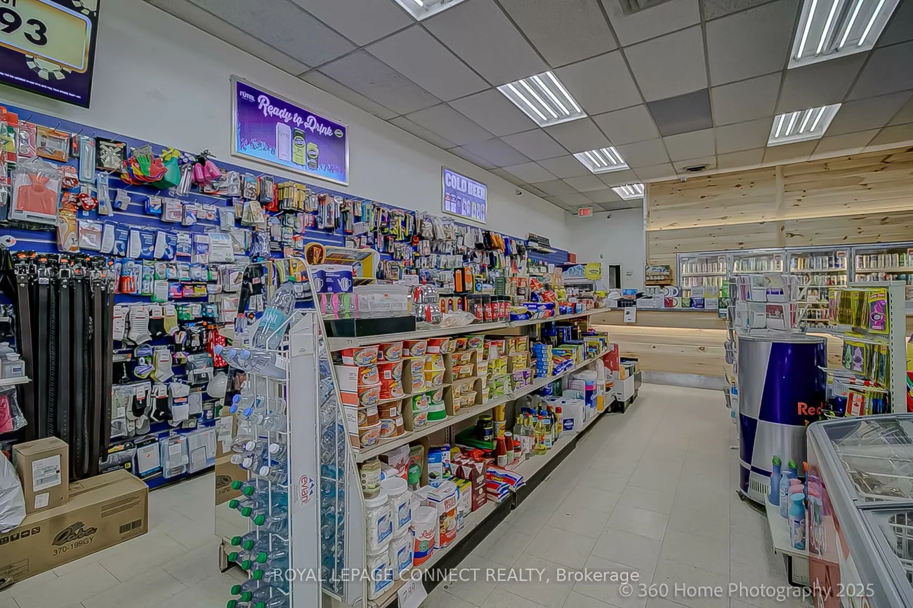 1012, Wilson, Downsview-Roding-CFB, Toronto