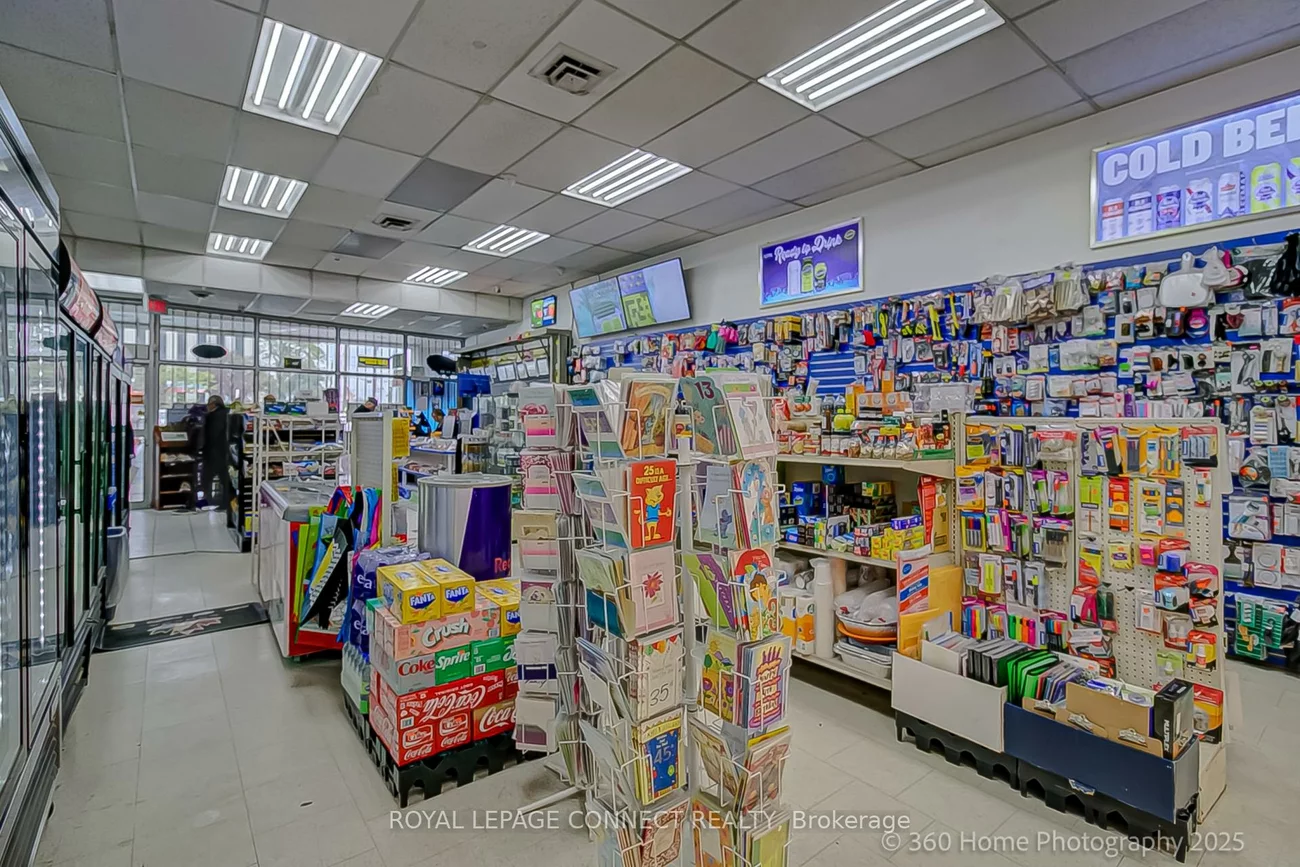 1012, Wilson, Downsview-Roding-CFB, Toronto