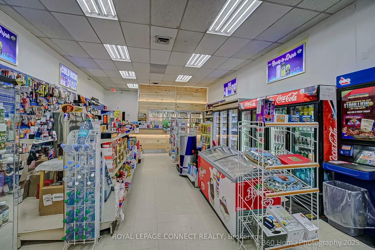 1012, Wilson, Downsview-Roding-CFB, Toronto