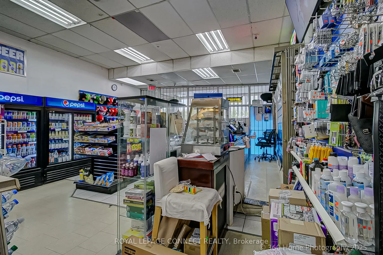 1012, Wilson, Downsview-Roding-CFB, Toronto