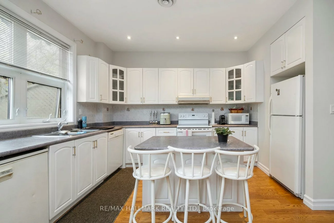 3631, Dundas, Runnymede-Bloor West Village, Toronto