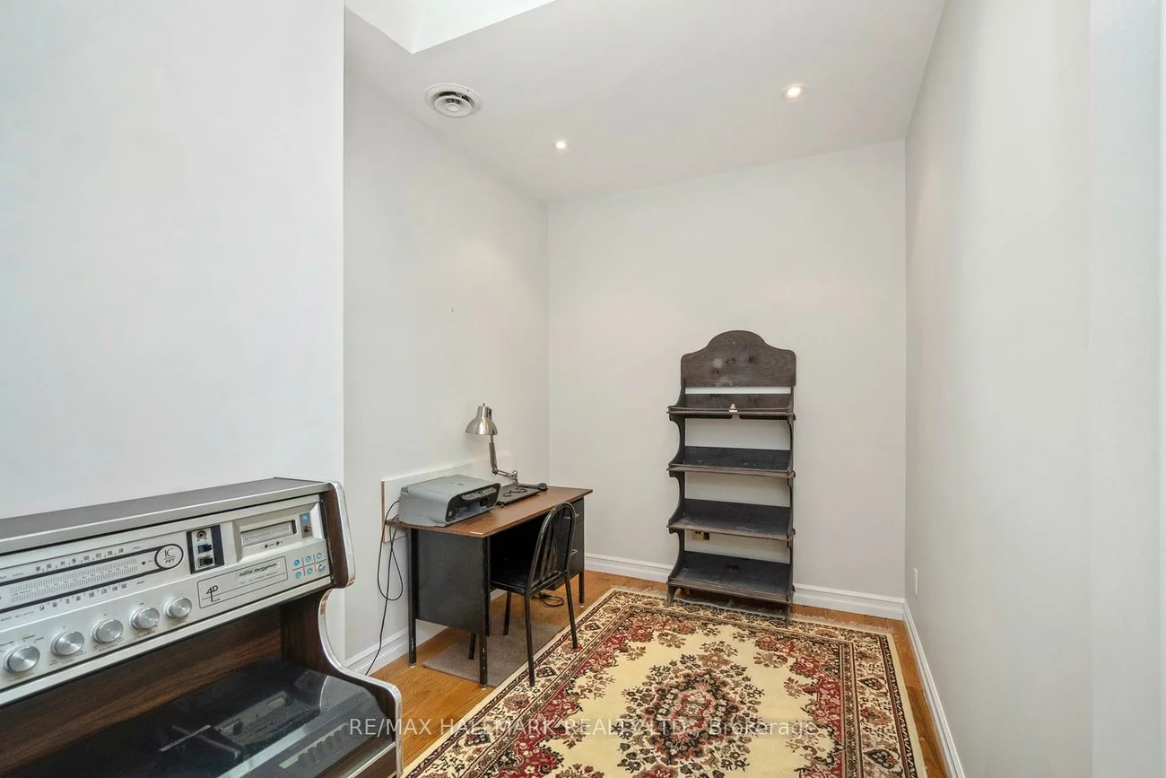 3631, Dundas, Runnymede-Bloor West Village, Toronto