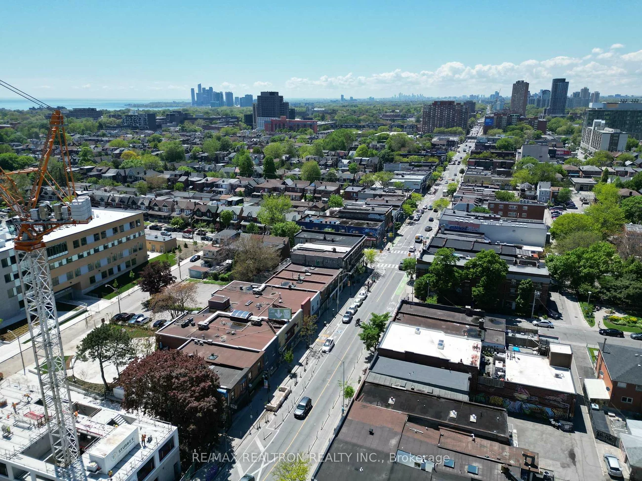 10-22, Pauline, Dovercourt-Wallace Emerson-Junction, Toronto