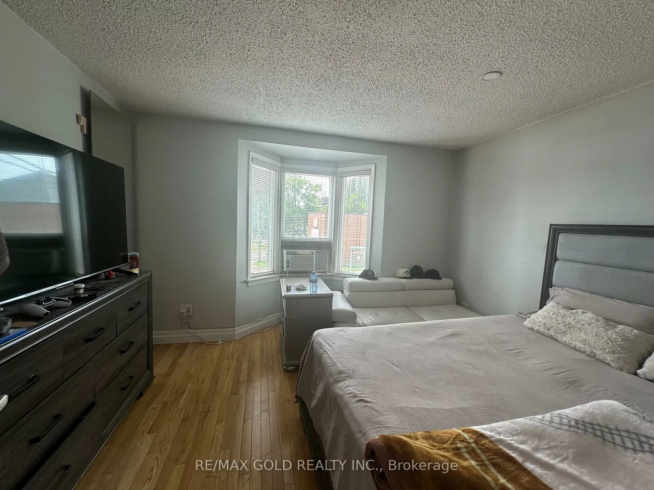 1085, Weston, Weston, Toronto
