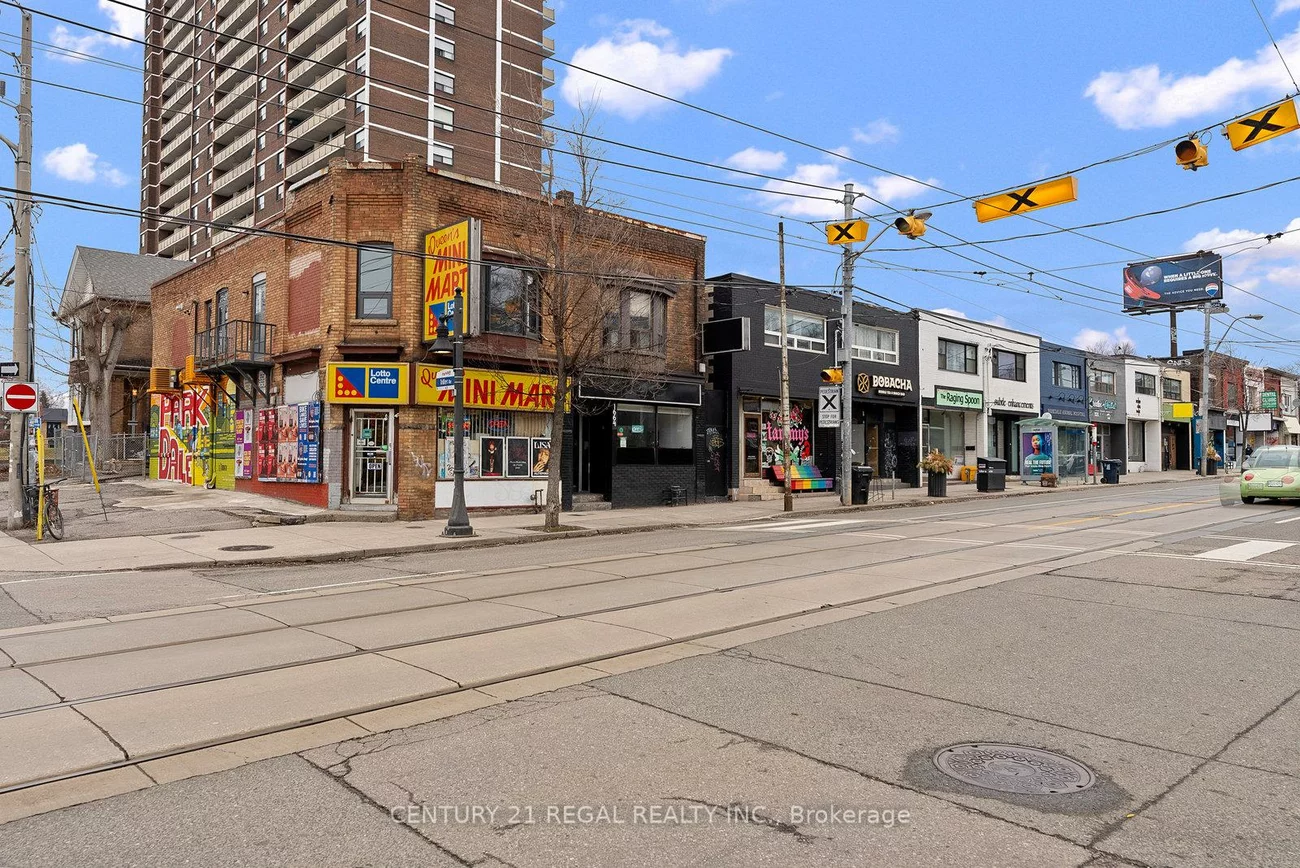 1664, Queen, Roncesvalles, Toronto