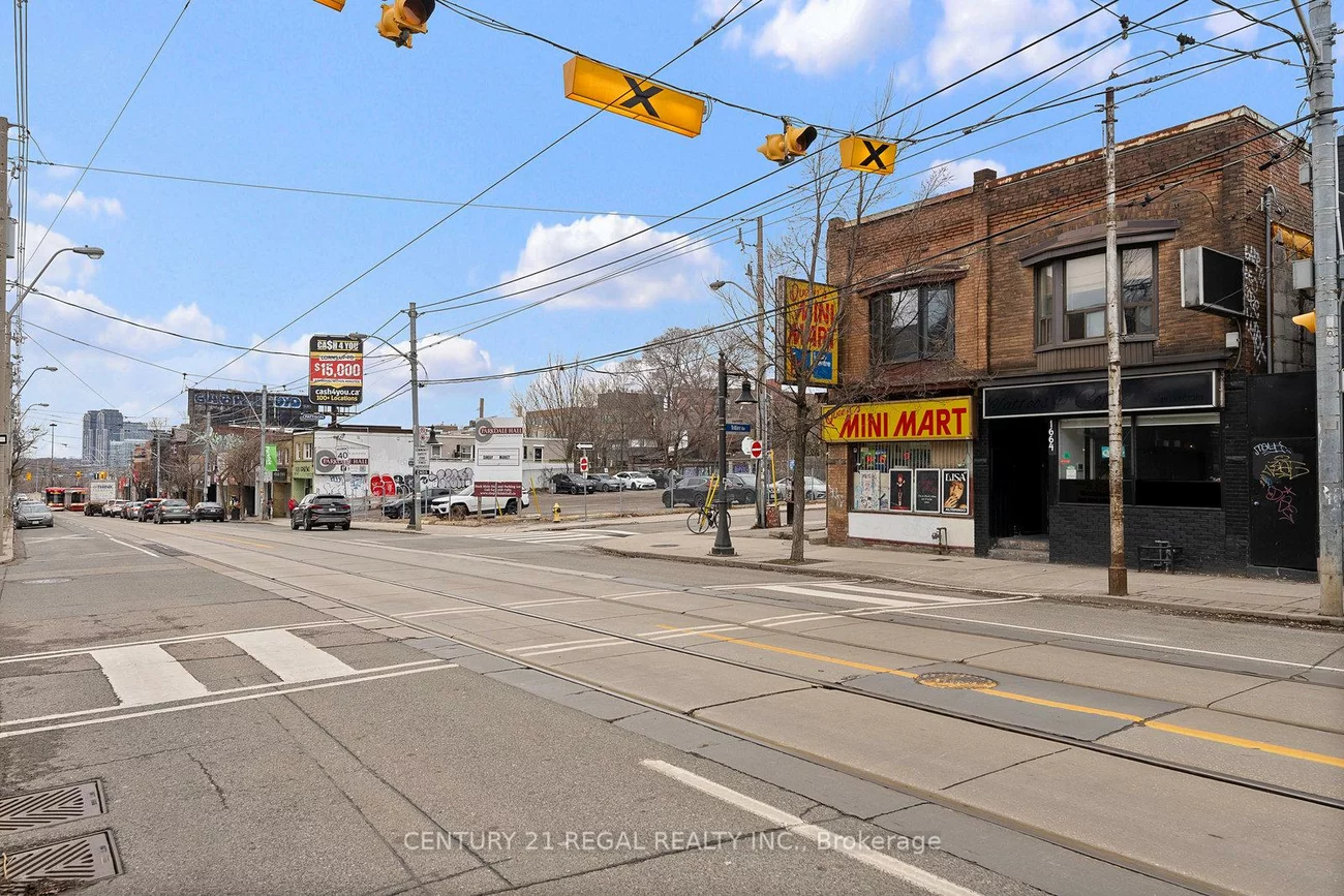 1664, Queen, Roncesvalles, Toronto
