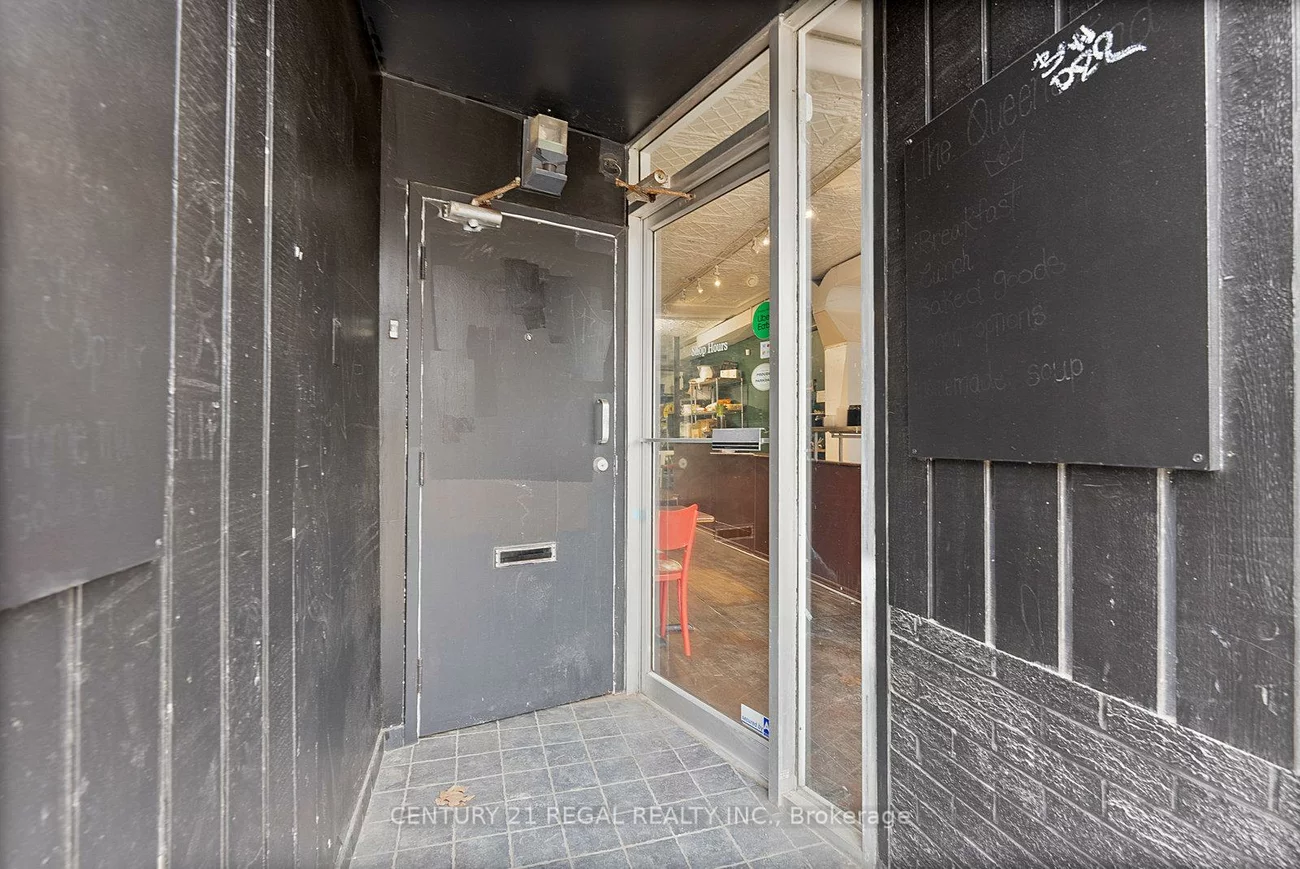 1664, Queen, Roncesvalles, Toronto