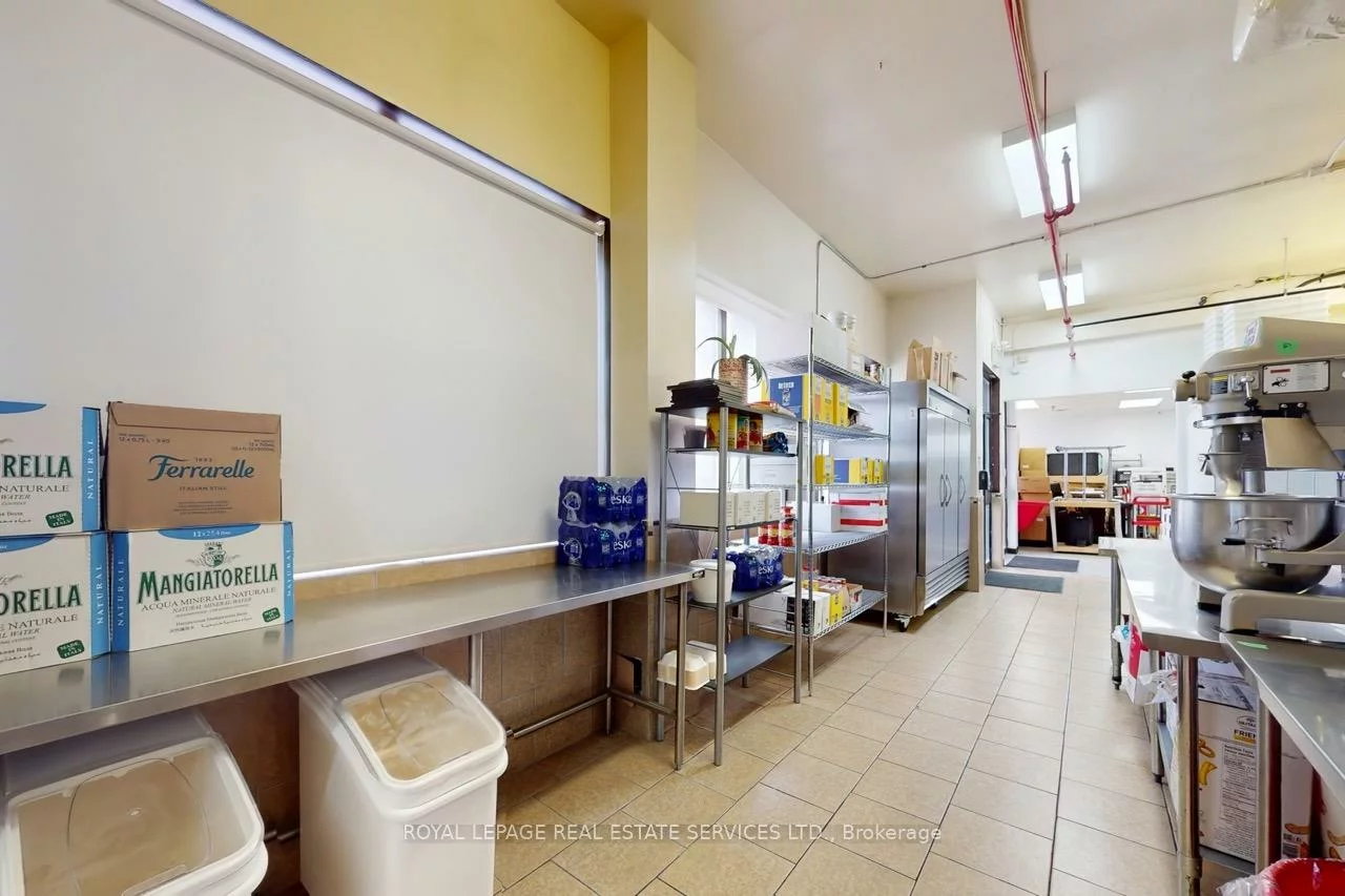 557, Dixon, West Humber-Clairville, Toronto