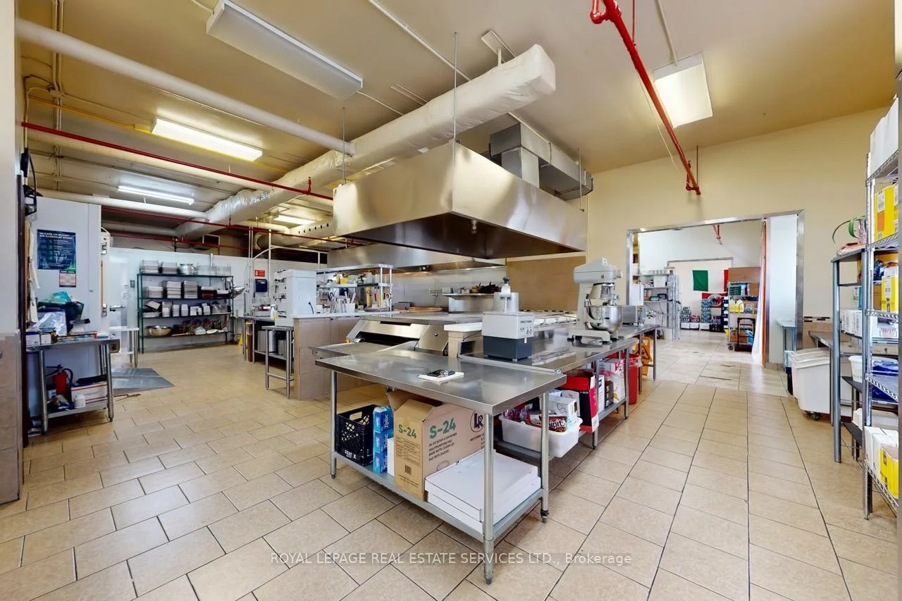 557, Dixon, West Humber-Clairville, Toronto