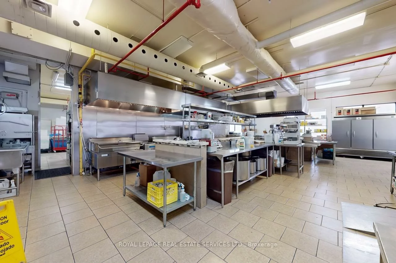 557, Dixon, West Humber-Clairville, Toronto