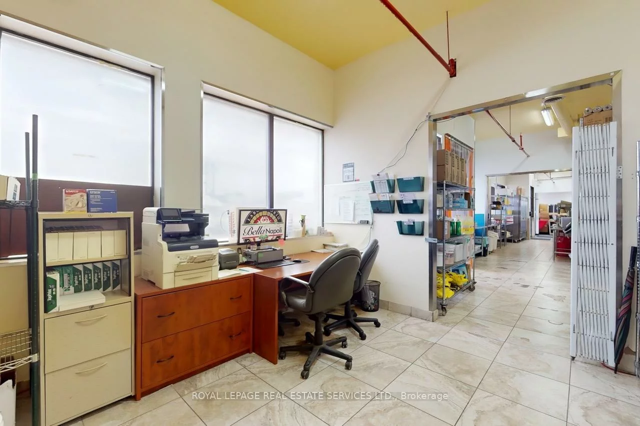557, Dixon, West Humber-Clairville, Toronto