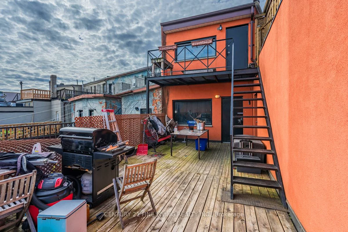 3048, Dundas, Junction Area, Toronto