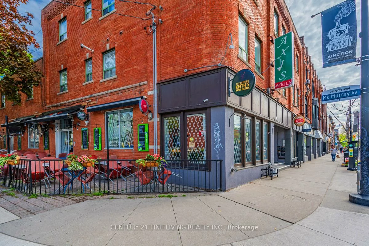 3048, Dundas, Junction Area, Toronto