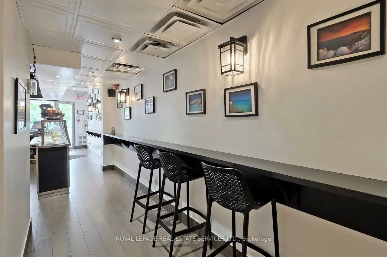 2184, Bloor, High Park North, Toronto