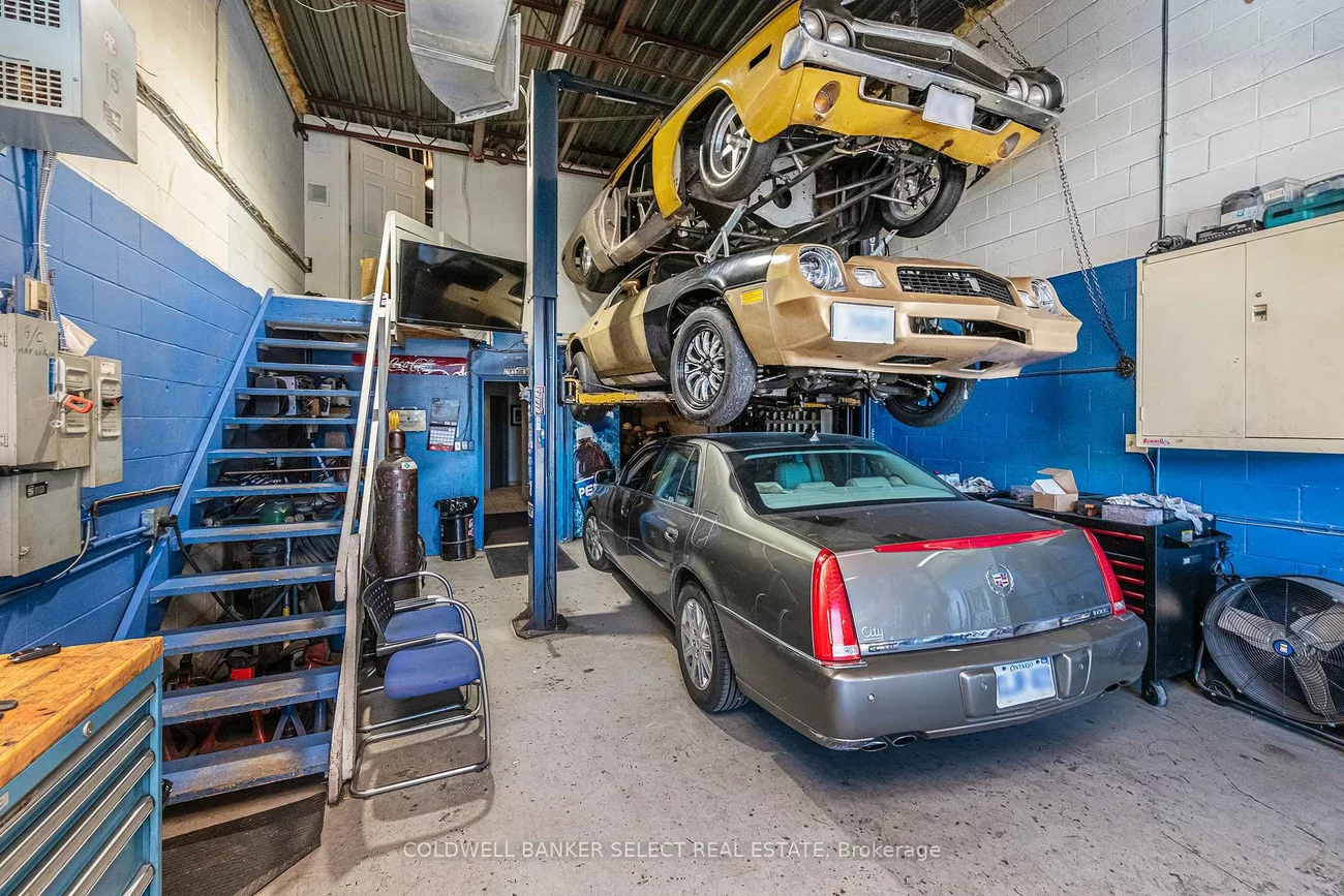 32, Goodmark, West Humber-Clairville, Toronto