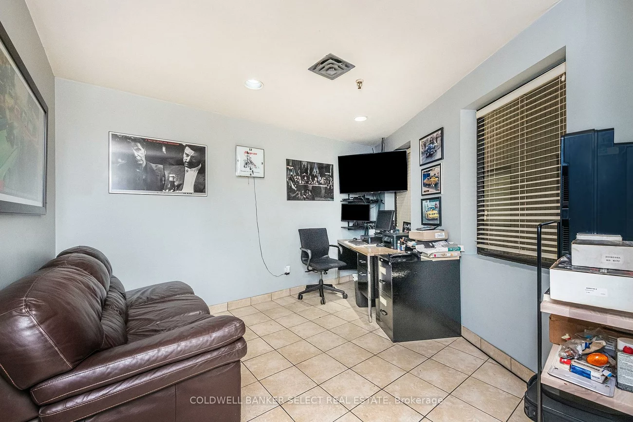 32, Goodmark, West Humber-Clairville, Toronto