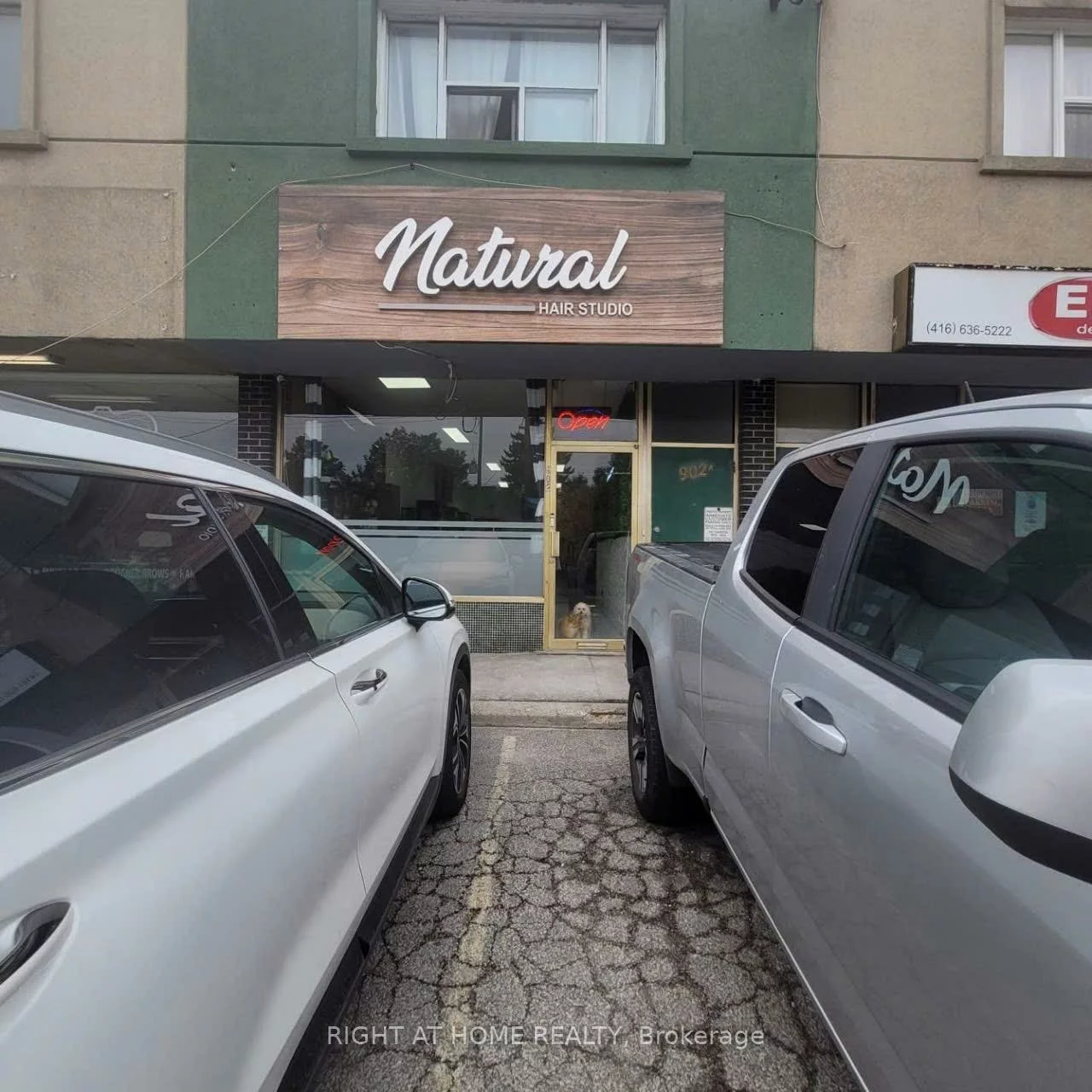 902, Wilson, Downsview-Roding-CFB, Toronto