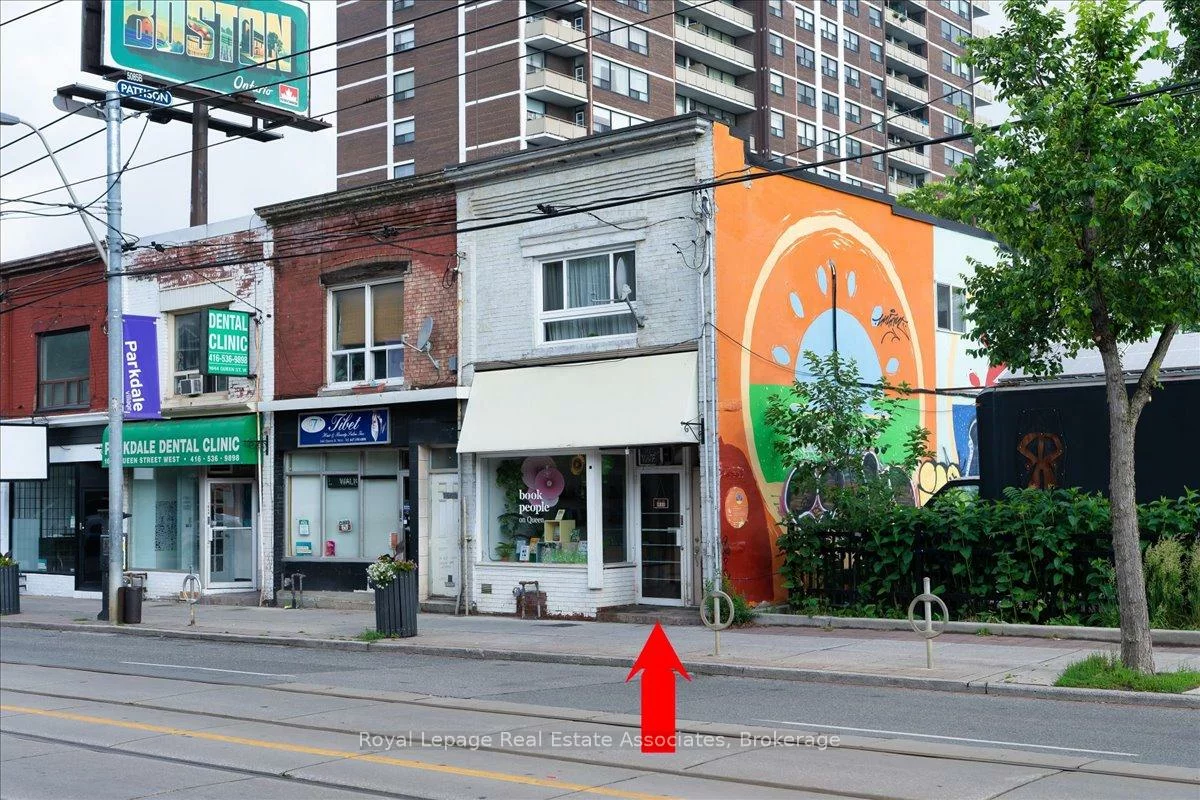 1640, Queen, Roncesvalles, Toronto