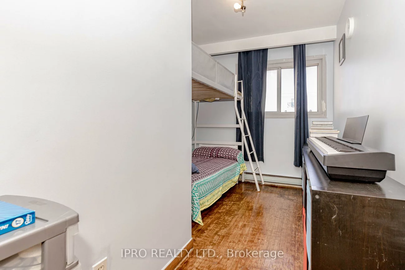 846, Wilson, Downsview-Roding-CFB, Toronto