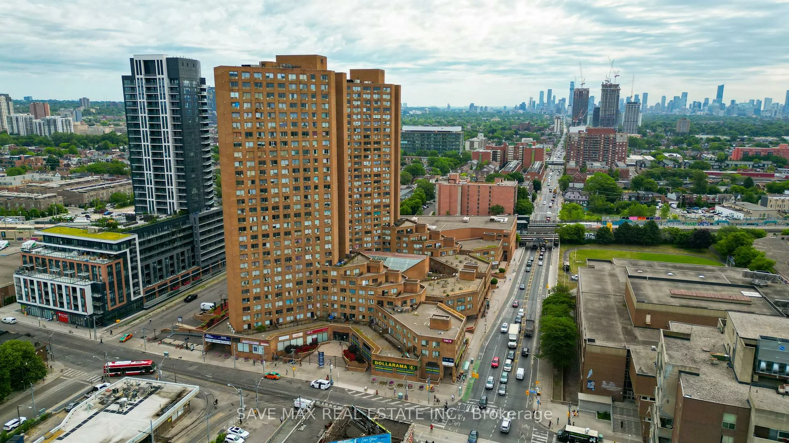 2340, Dundas, High Park North, Toronto