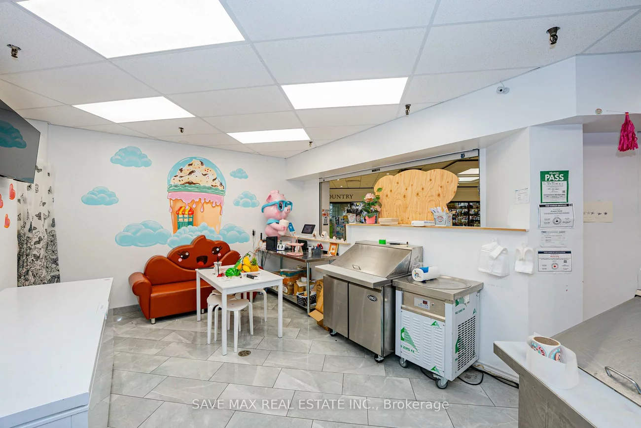2340, Dundas, High Park North, Toronto
