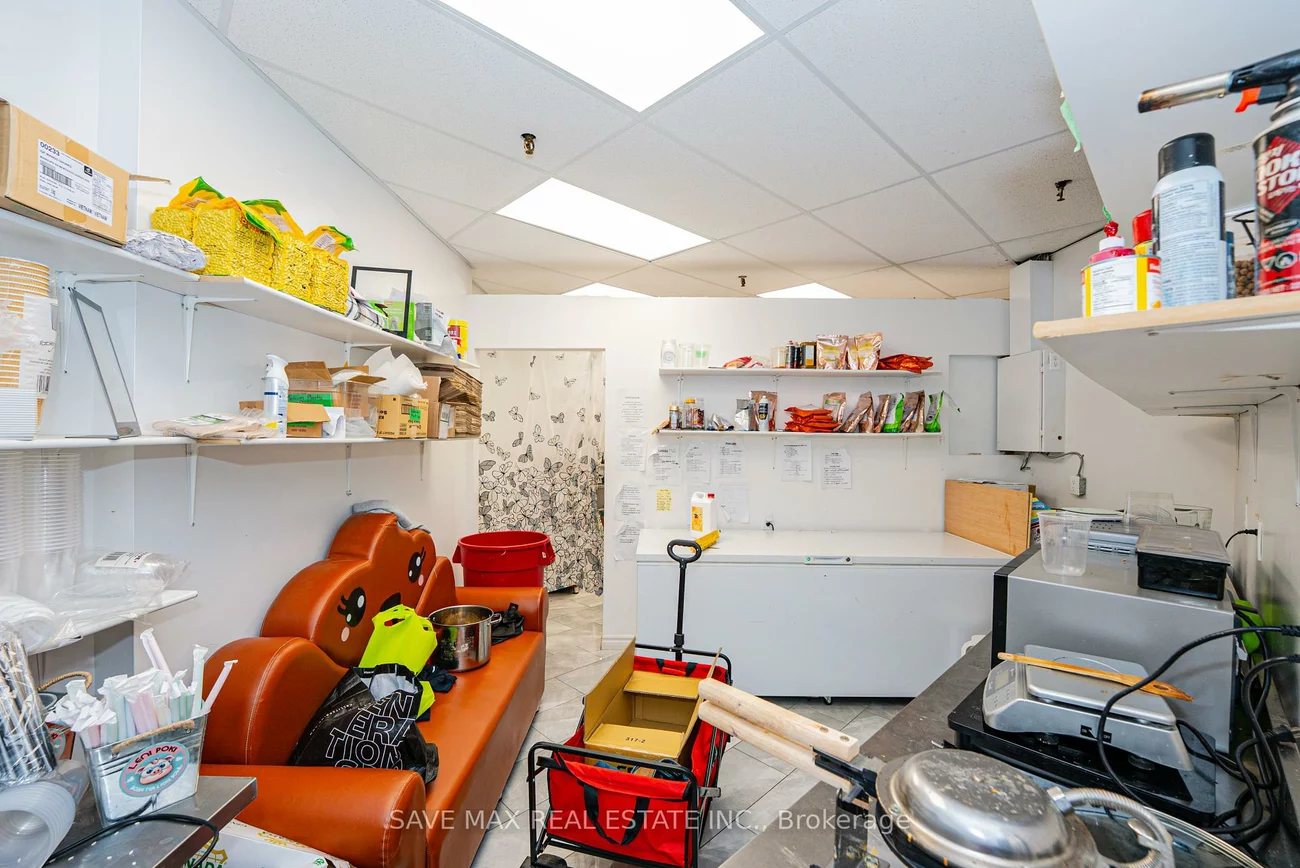 2340, Dundas, High Park North, Toronto