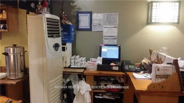 2384, Bloor, Runnymede-Bloor West Village, Toronto