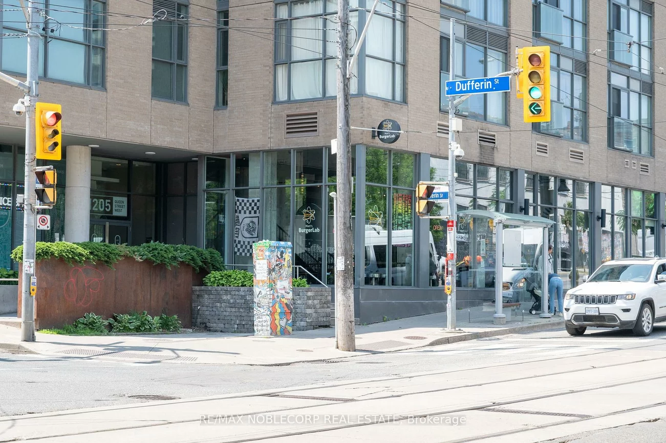 1205, Queen, South Parkdale, Toronto